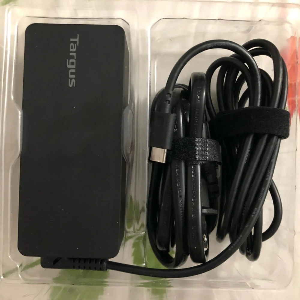 Targus Universal USB-C Charger in Black